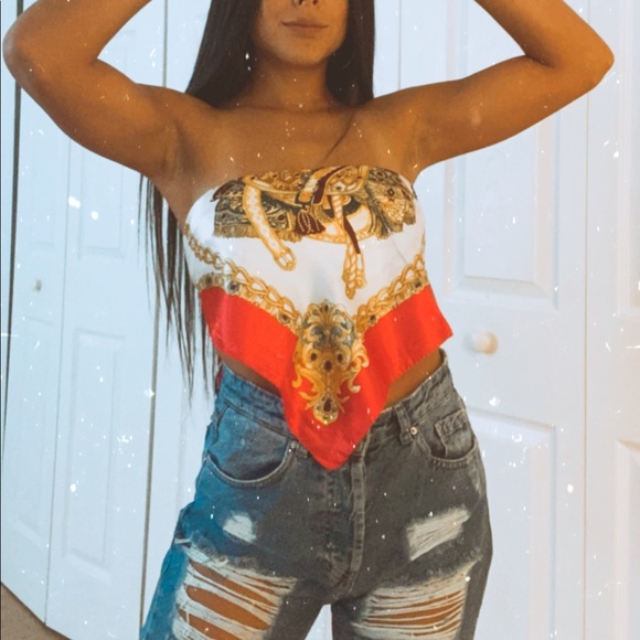 Red chain top - Picture 2 of 10